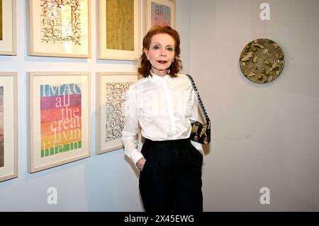 Sibylle Prinzessin von Preußen bei der Vernissage Hoffnungsglück mit Werken von Sibylle Prinzessin von Preußen und Grita Götze anlässlich des Gallery Weekends in der Galerie Kunst-Kontor. Potsdam, 28.04.2024 *** Sibylle Princess of Prussia at the vernissage Hoffnungsglück with works by Sibylle Princess of Prussia and Grita Götze on the occasion of the Gallery Weekend at Galerie Kunst Kontor Potsdam, 28 04 2024 Foto:xM.xWehnertx/xFuturexImagex hoffnungsglueck4412 Stock Photo