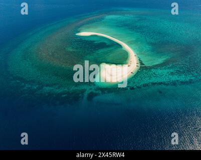Top view of Sandbank with turquoise water and corals in Camiguin Island. Philippines. Stock Photo