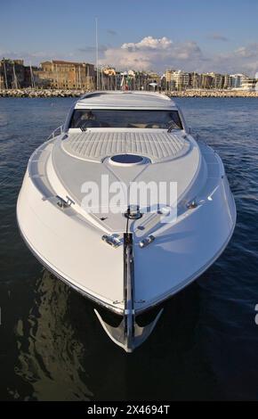 Italy, Nettuno (Rome), luxury yacht, Rizzardi 45', master bedroom Stock ...