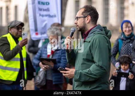 Whitehall, London, UK. Monday 29th April, 2024. To mark International Workers' Memorial Day The National Union of Journalist London Freelance Branch held a rally and vigil opposite Downing Street. Speeches were held remembering and commemorating journalist and media workers killed by the Israeli military in its ongoing war on the people of Gaza. Abdullah Bailey/Alamy Live News Stock Photo