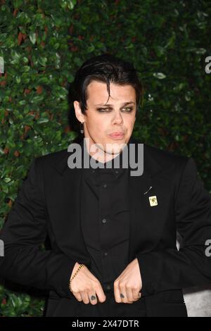 Hollywood, Ca. 30th Apr, 2024. Yungblud at the Los Angeles premiere of Universal Pictures 'The Fall Guy' at Dolby Theatre on April 30, 2024 in Hollywood, California Credit: Jeffrey Mayer/Media Punch/Alamy Live News Stock Photo