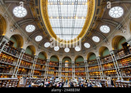 The emblematic room, the Oval room is open to all. The Richelieu Site, Bibliotheque Nationale at 5, rue Vivienne, Paris, France. The Richelieu site is Stock Photo