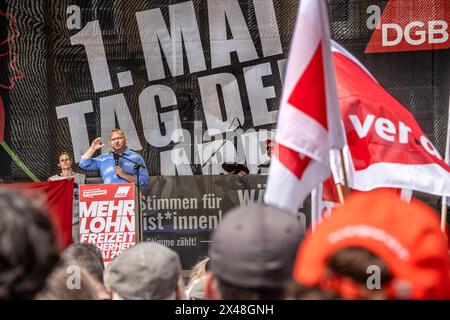 Maikundgebung des DGB mit Redner Frank Werneke, verdi-Vorsitzender, München, Tag der Arbeit, 1. Mai 2024 Deutschland, München, 1. Mai 2024, Maikundgebung des DGB mit Hauptredner Frank Werneke, verdi-Vorsitzender, Gewerkschaftskundgebung zum 1. Mai auf dem Marienplatz, Gewerkschaften fordern mehr Lohn, eine bessere Work-Life-Balance, mehr soziale Sicherheit, Tag der Arbeit, Feiertag, Bayern, *** May Day rally of the DGB with speaker Frank Werneke, verdi chairman, Munich, Labor Day, 1 May 2024 Germany, Munich, 1 May 2024, May Day rally of the DGB with keynote speaker Frank Werneke, verdi chairma Stock Photo