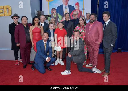 Jerry Seinfeld mit Cast bei der Premiere des Netflix-Films Unfrosted im ...