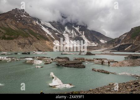 Iceberg glacial lake below the Lomvilad Pass, Warwan Valley, Pir Panjal Range, Kashmir, India Stock Photo