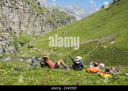 Trekking through the beautiful lush Warwan Valley, Pir Panjal Range, Kashmir, India Stock Photo