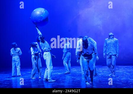 Folia, a contemporary dance show where hip-hop, classical and baroque music blend wonderfully at the 1001 Notes Festival in Limoges. On stage, dancers Stock Photo