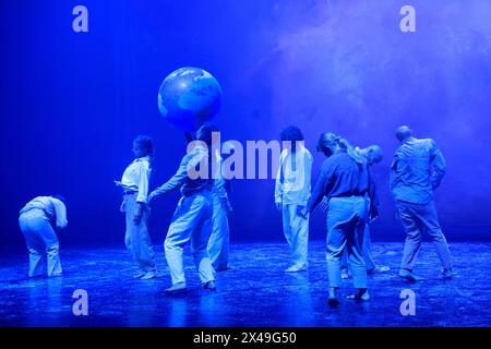 Folia, a contemporary dance show where hip-hop, classical and baroque music blend wonderfully at the 1001 Notes Festival in Limoges. On stage, dancers Stock Photo