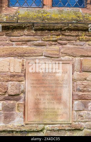 Memorial to A E Housman on St Laurences church in the medieval market town of Ludlow, Shropshire, England UK Stock Photo