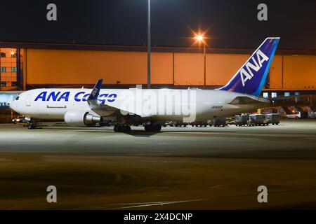 ANA Cargo Boeing 767-300F (JA605F) freighter landing approach at