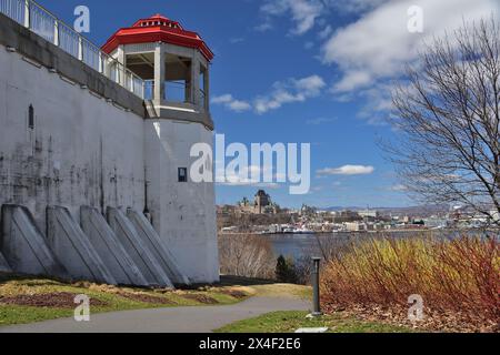 Levis Quebec fortification wall at Terrasse du Chevalier de Levis. Red pavilion with spectacular view of St-Lawrence River and Frontenac castle Stock Photo