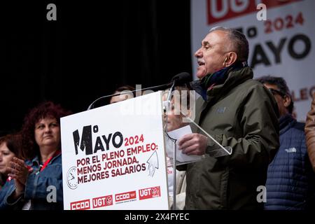 Madrid, Spain. 01st May, 2024. UGT general secretary Pepe Álvarez speaks at the end of the May Day demonstration. Thousands of demonstrators gathered in Madrid to celebrate May Day. Organised by the trade unions UGT and CCOO and where the general secretaries Pepe Álvarez and Unai Sordo, as well as the deputy ministers Yolanda Díaz and María Jesús Montero took part. Credit: SOPA Images Limited/Alamy Live News Stock Photo