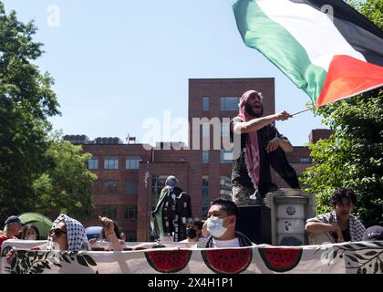 Washington, USA. 02nd May, 2024. Students set up an encampment in solidarity with Palestine at George Washington University with other DC-area universities in Washington DC on 2 May 2024. The encampment has entered the seventh day in solidarity with college campuses across the United States. (Photo by Probal Rashid/Sipa USA) Credit: Sipa USA/Alamy Live News Stock Photo