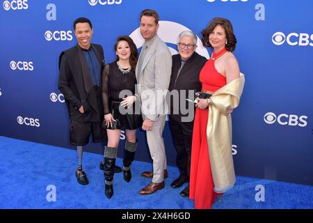 Eric Graise, Fiona Rene, Justin Hartley, Abby McEnany und Robin Weigert bei der CBS Fall Schedule Celebration in den Paramount Studios. Los Angeles, 02.05.2024 *** Eric Graise, Fiona Rene, Justin Hartley, Abby McEnany and Robin Weigert at the CBS Fall Schedule Celebration at Paramount Studios Los Angeles, 02 05 2024 Foto:xD.xStarbuckx/xFuturexImagex cbs 4530 Stock Photo