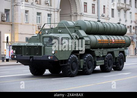 Russian S-400 Triumph anti-aircraft missile system on Tverskaya street during a rehearsal of the Victory parade Stock Photo