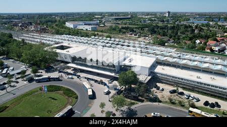 (240503) -- NOVI SAD, May 3, 2024 (Xinhua) -- An aerial drone photo shows the Novi Sad railway station in Novi Sad, Serbia, April 29, 2024. The Budapest-Belgrade railway is one of the flagship projects of China's Belt and Road Initiative.   The around 80-km-long, Belgrade-Novi Sad railway section started operation on March 19, 2022. (Photo by Liu Yuxin/Xinhua) Stock Photo