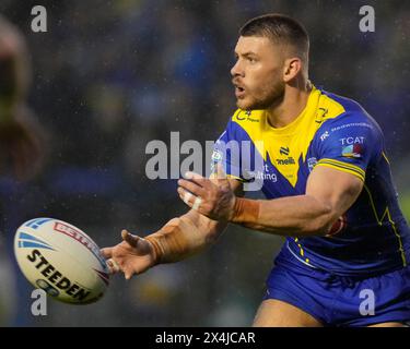 Warrington, UK. 31st Aug, 2023. Danny Walker of Warrington Wolves passes the ball during the Betfred Super League Round 10 match Warrington Wolves vs Hull FC at Halliwell Jones Stadium, Warrington, United Kingdom, 3rd May 2024 (Photo by Steve Flynn/News Images) in Warrington, United Kingdom on 8/31/2023. (Photo by Steve Flynn/News Images/Sipa USA) Credit: Sipa USA/Alamy Live News Stock Photo