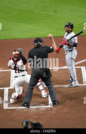 Cleveland Guardians third base José Ramírez (11) takes a called strike by umpire Angel Hernandez (5) during the MLB baseball game between the Clevelan Stock Photo