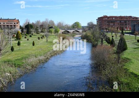 El Burgo de Osma, Ucero river. At bottom castle (11-15th century). Soria province, Castilla y Leon, Spain. Stock Photo