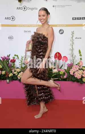 Taynara Wolf bei der Verleihung der Bunte New Faces Awards Film 2025 im