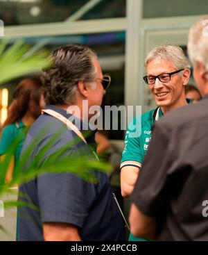 04.05.2024, Miami International Autodrome, Miami, Formula 1 Crypto.com Miami Grand Prix, in the picture the former US racing driver Michael Mario Andretti in conversation with team boss Mike Krack (Aston Martin Cognizant Formula One Team). Stock Photo