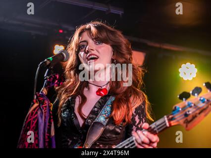 Leeds, UK. 4th May, 2024. Orlait Forsythe, bassist and singer of Irish rock duo Dea Matrona playing live at The Wardrobe the day after the release of their new album For Your Sins. Credit: ernesto rogata/Alamy Live News Stock Photo