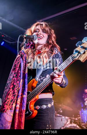 Leeds, UK. 4th May, 2024. Orlait Forsythe, bassist and singer of Irish rock duo Dea Matrona playing live at The Wardrobe the day after the release of their new album For Your Sins. Credit: ernesto rogata/Alamy Live News Stock Photo