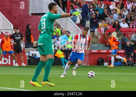 Girona, Spain. 04th May, 2024. David Lopez (5) of Girona seen during the LaLiga match between Girona and FC Barcelona at the Estadi Montilivi in Girona. (Photo Credit: Gonzales Photo/Alamy Live News Stock Photo