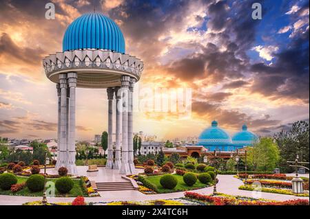 landmark monument Patriots Memorial and Museum of Victims of Political Repression in the park in Tashkent in Uzbekistan Stock Photo