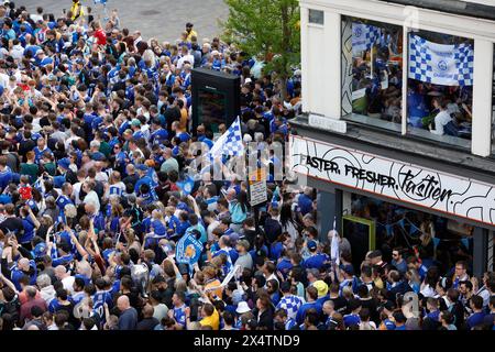 Leicester City fans gather at Gallowtree Gate ahead of an open-top bus parade in Leicester to celebrate winning the Sky Bet Championship title. Picture date: Sunday May 5, 2024. Stock Photo