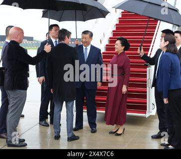 Paris, France. 5th May, 2024. Chinese President Xi Jinping arrives in Paris for a state visit to France at the invitation of French President Emmanuel Macron, May 5, 2024. Xi was received by French Prime Minister Gabriel Attal at Paris Orly airport upon arrival. Credit: Ding Lin/Xinhua/Alamy Live News Stock Photo