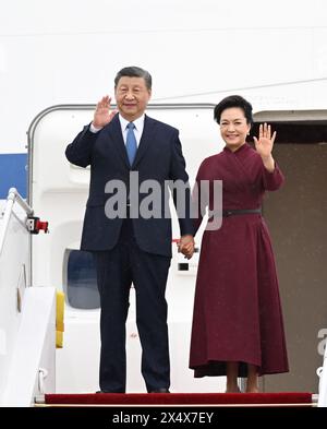 Paris, France. 5th May, 2024. Chinese President Xi Jinping arrives in Paris for a state visit to France at the invitation of French President Emmanuel Macron, May 5, 2024. Credit: Xie Huanchi/Xinhua/Alamy Live News Stock Photo