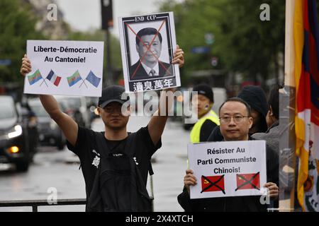 Paris, France. 5th May, 2024. Rally organized by the Tibetan diaspora against the coming of Xi Jinping to France and for the freedom of Tibet. Credit: Bernard Menigault/Alamy Live News Stock Photo