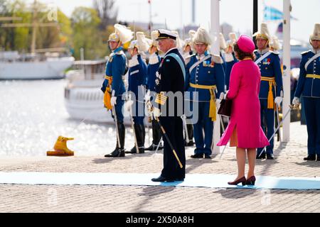 Stockholm, Swden. 06th May, 2024.Stockholm, Sweden. 06th May, 2024. King Frederick X and Queen Mary arrive by sailing with the Vasa Order accompanied by the Swedish Crown Princess Victoria and Prince Daniel to Skeppsbron in Stockholm, Monday, May 6, 2024. Upon arrival, the royal couple is received by King Carl XVI Gustaf and Queen Silvia. Monday and Tuesday, the Danish royal couple will make their first state visit to Sweden. Credit: Ritzau/Alamy Live News Stock Photo