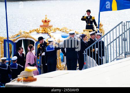 Stockholm, Swden. 06th May, 2024.Stockholm, Sweden. 06th May, 2024. King Frederick X and Queen Mary arrive sailing with the Order of Vasa, accompanied by the Swedish Crown Princess Victoria and Prince Daniel to Skeppsbron in Stockholm, Monday, May 6, 2024. Upon arrival, the royal couple is received by King Carl XVI Gustaf and Queen Silvia. Monday and Tuesday, the Danish royal couple make their first state visit to Sweden. Credit: Ritzau/Alamy Live News Stock Photo
