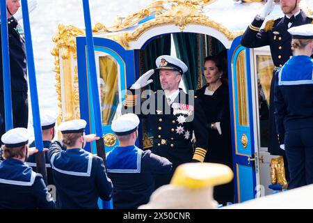 Stockholm, Swden. 06th May, 2024.Stockholm, Sweden. 06th May, 2024. King Frederick X and Queen Mary arrive by sailing with the Order of Vasa, accompanied by the Swedish Crown Princess Victoria and Prince Daniel to Skeppsbron in Stockholm, Monday, May 6, 2024. Upon arrival, the royal couple is received by King Carl XVI Gustaf and Queen Silvia. Monday and Tuesday, the Danish royal couple will make their first state visit to Sweden. Credit: Ritzau/Alamy Live News Stock Photo