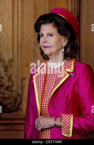 Stockholm, Schweden. 06th May, 2024. Queen Silvia of Sweden at the Royal Palace in Stockholm, on May 06, 2024, on the 1st of a 2 day State visit from Denmark to Sweden Credit: Albert Nieboer/Netherlands OUT/Point de Vue OUT/dpa/Alamy Live News Stock Photo