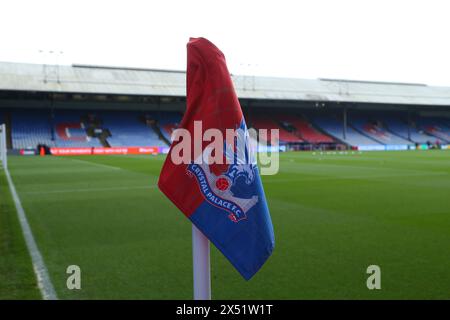 Selhurst Park, Selhurst, London, UK. 6th May, 2024. Premier League Football, Crystal Palace versus Manchester United; Corner flag Credit: Action Plus Sports/Alamy Live News Stock Photo