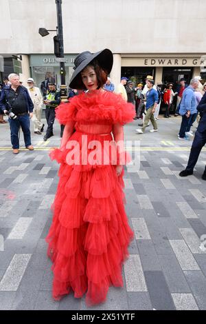 London, UK, 5th May 2024, The Fourth Grand Flaneur Walk took on Sunday, May 5th, 2024, and commenced at midday by the statue of Beau Brummell on Jermyn Street, London W1. The Grand Flaneur Walk celebrates the pure, the immutable, and the pointless, and it is taken by the bold, the adventurous, and the inebriated. The walk went through Green Park towards Hyde Park Corner., Andrew Lalchan Photography/Alamy Live News Stock Photo