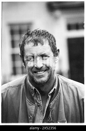 JOHN NETTLES, BATH, 1994: Actor John Nettles promoting his forthcoming play The Provok'd Wife at Theatre Royal in Bath, England, UK on 20 August 1994. This was a fallow period in his career between Bergerac and Midsomer Murders. Picture: Rob Watkins. INFO: John Nettles, a British actor born on October 11, 1943, in St Austell, Cornwall, gained fame for his roles in television dramas like 'Bergerac' and 'Midsomer Murders.' His versatile performances and commanding presence have made him a beloved figure in British television. Stock Photo