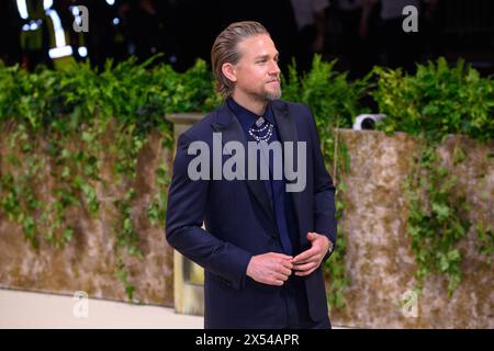 New York, USA. 6 May 2024. Charlie Hunnam attending the Metropolitan Museum of Art Costume Institute Benefit Gala 2024 in New York, USA Photo credit should read: Matt Crossick/Alamy Live News Stock Photo