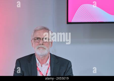 Rainer Robra CDU, Staatsminister und Chef der Staatskanzlei sowie Europaminister und Kulturminister des Landes Sachsen-Anhalt, am 18.04.2024 zum Thema Die Medienminister: Klartext 2024 bei den Mitteldeutschen Medientage in Leipzig. Die Medientage Mitteldeutschland haben zu einem zweitaegigen Branchentreffen eingeladen. Debatten gibt es zu Rundfunkreformen, KI und Fake News. Oeffentlich-rechtliche Sender wollen mit ihren Angeboten junges Publikum staerker erreichen. Die Medientage Mitteldeutschland finden zum fuenften Mal auf dem Gelaende der ehemaligen Leipziger Baumwollspinnerei statt. EDITOR Stock Photo