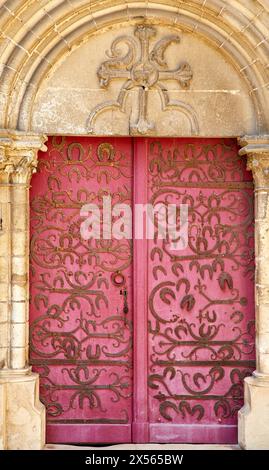 Collégiale Saint-Martin, Chablis, Yonne, Bourgogne, Burgundy, France, Europe Stock Photo