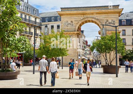 Place Darcy, Porte Guillaume, Dijon, Côte d´Or, Burgundy Region, Bourgogne, France, Europe Stock Photo