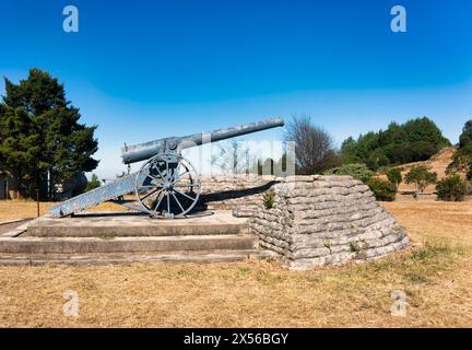 Long Tom Monument, history, Mpumalanga, South Africa, a French field gun commemorating the last use of the Boer 155 mm Creusot Long Tom guns during th Stock Photo