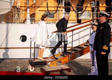 Stockholm, Sweden. 07th May, 2024. King Carl XVI Gustaf and Queen Silvia arrive for a thank you reception on the Royal Ship Dannebrog in Stockholm, Tuesday, May 7, 2024. It is the Danish royal couple who are hosts for the reception. Monday and Tuesday, the Danish royal couple make their first state visit to Sweden. During the state visit, the royal couple will among other things meet Danish and Swedish astronauts, visit the fleet station Berga and attend a gala dinner at the Royal Palace. (Photo: Ida Marie Odgaard/Ritzau Scanpix) Credit: Ritzau/Alamy Live News Stock Photo