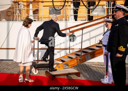 Stockholm, Sweden. 07th May, 2024. King Carl XVI Gustaf and Queen Silvia arrive for a thank you reception on the Royal Ship Dannebrog in Stockholm, Tuesday, May 7, 2024. It is the Danish royal couple who are hosts for the reception. Monday and Tuesday, the Danish royal couple make their first state visit to Sweden. During the state visit, the royal couple will among other things meet Danish and Swedish astronauts, visit the naval station Berga and attend a gala dinner at the Royal Palace. (Photo: Ida Marie Odgaard/Ritzau Scanpix) Credit: Ritzau/Alamy Live News Stock Photo