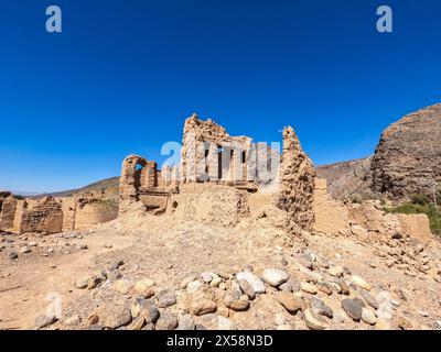 The castle ruins of Tanuf, Wadi Tanuf, Al Dakhiliyah, Oman Stock Photo