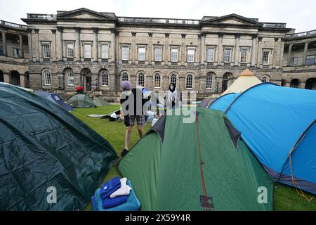 Students at an encampment at the Old College at the University of Edinburgh, protesting against the war in Gaza. Students in the UK, including in Leeds, Newcastle and Bristol, have set up tents outside university buildings, replicating the nationwide campus demonstrations which began in the US last month. Picture date: Wednesday May 8, 2024. Stock Photo