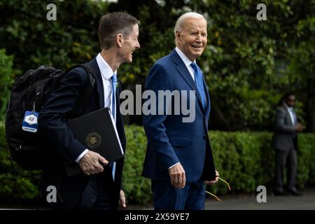 Washington, United States. 08th May, 2024. President Joe Biden walks with White House Deputy Chief of Staff Bruce Reed towards Marine One on the South Lawn of the White House on May 8, 2024 in Washington, DC The President is traveling for campaign events in Racine County, Wisconsin, and Chicago, Illinois. (Photo by Samuel Corum/Sipa USA) Credit: Sipa USA/Alamy Live News Stock Photo